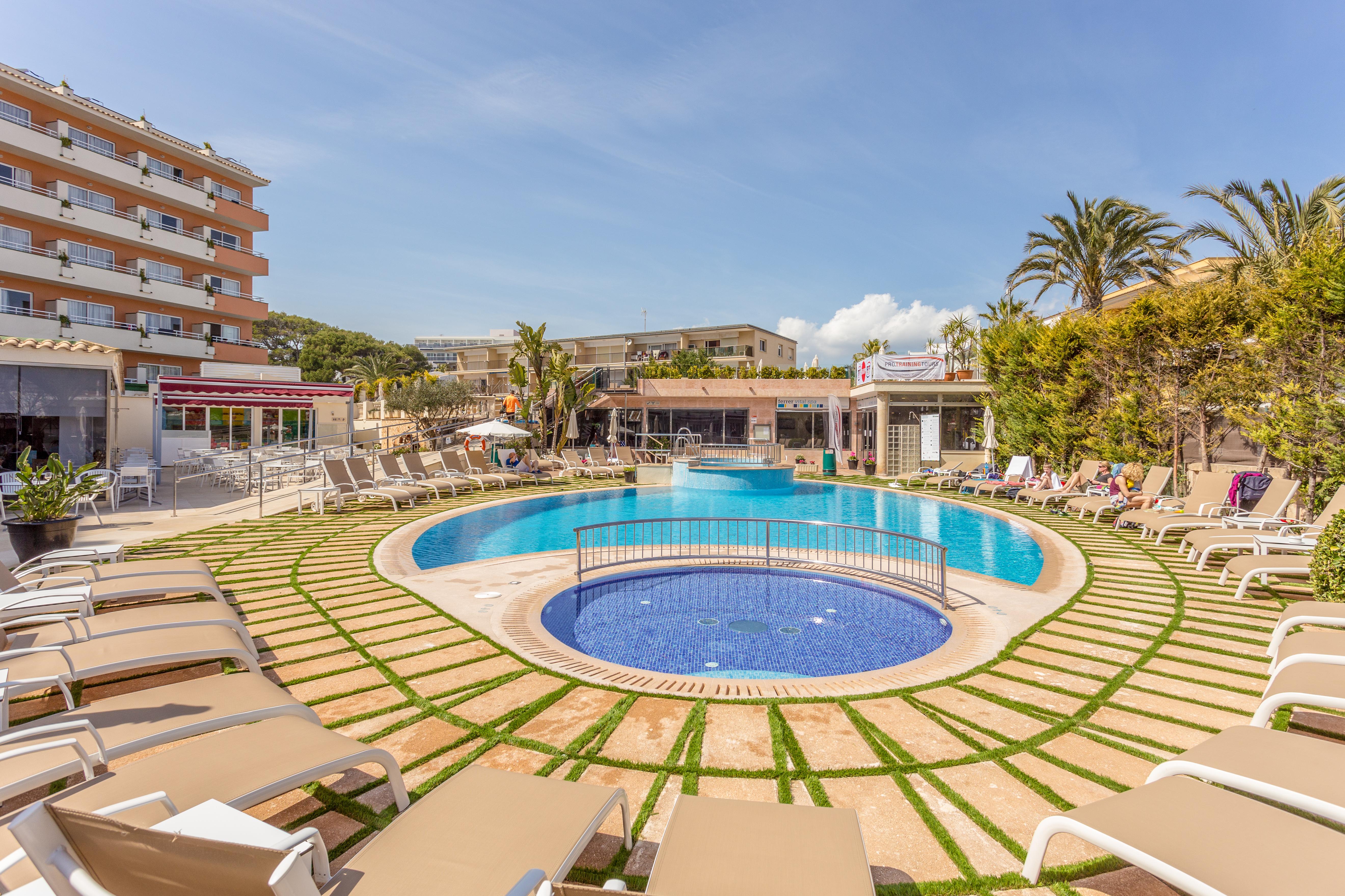 Ferrer Janeiro Hotel & Spa Can Picafort  Buitenkant foto