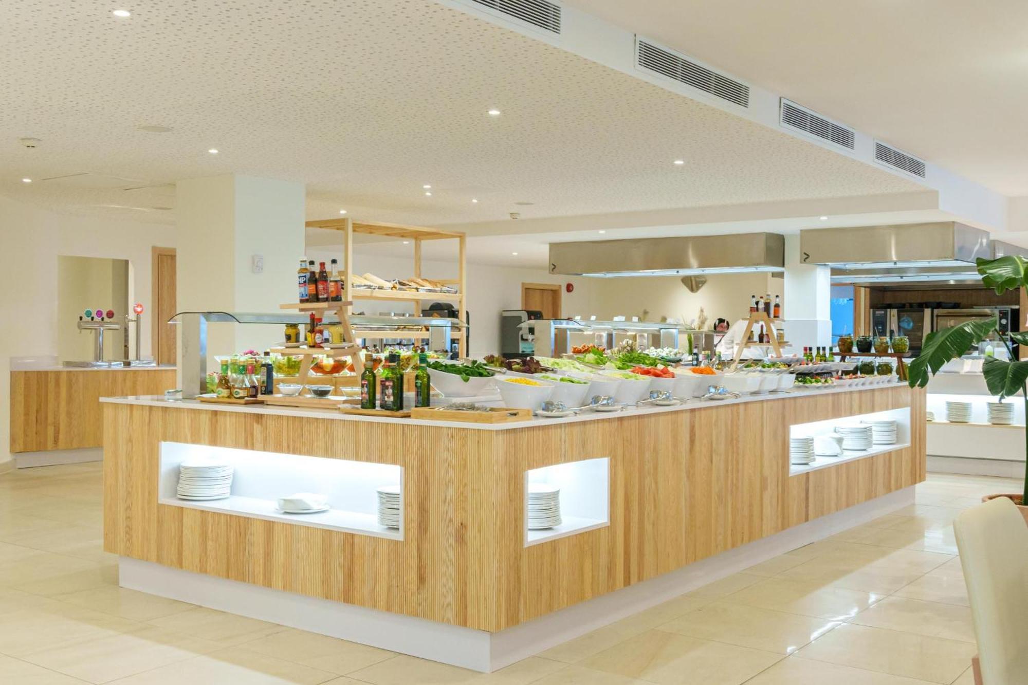 Ferrer Janeiro Hotel & Spa Can Picafort  Buitenkant foto